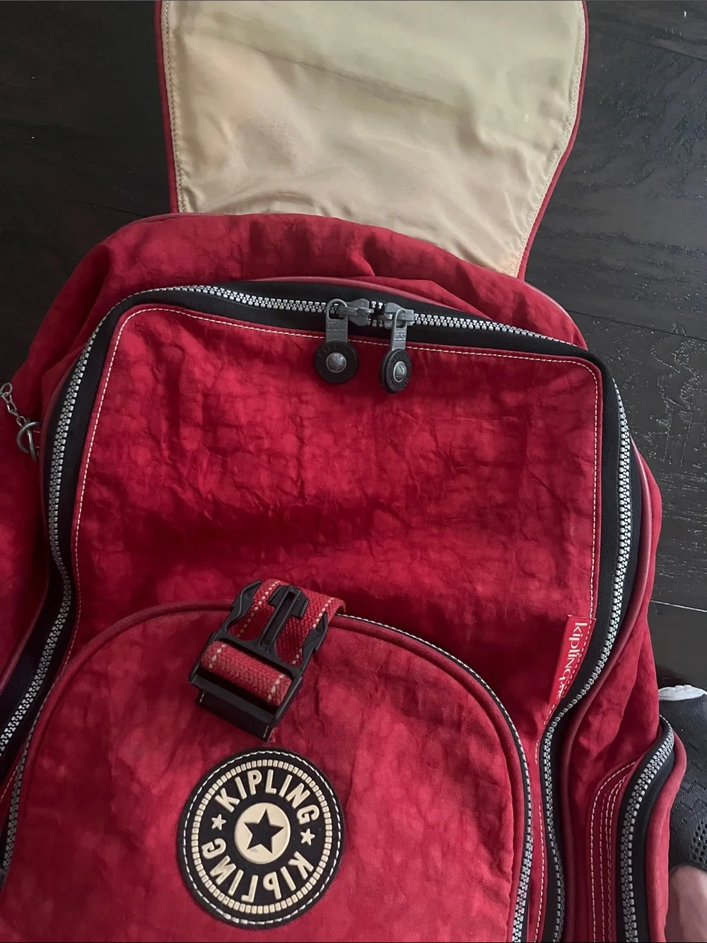 Kipling corners worn